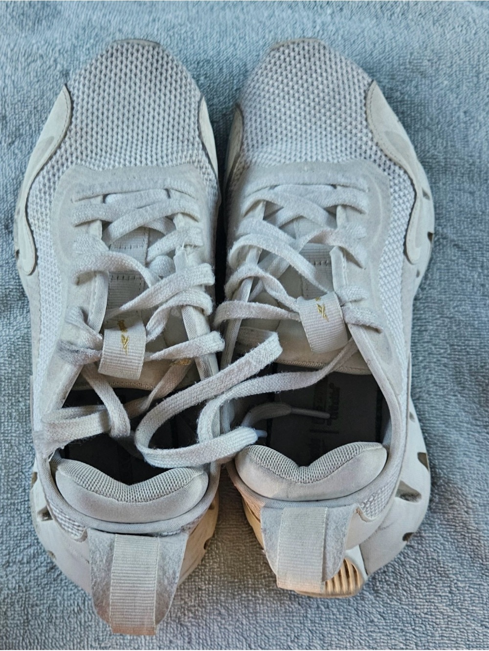 USED Women’s Reebok Lightweight White Athletic Sneakers